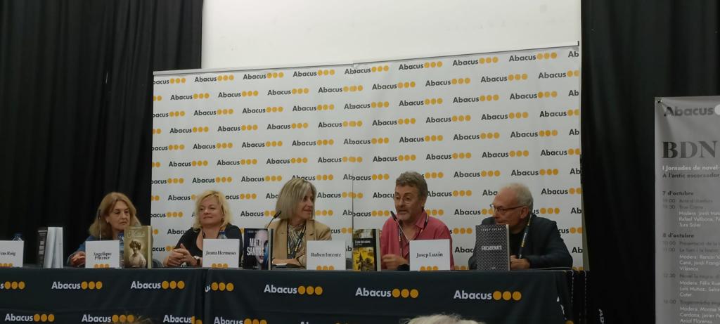 LlibresDelicte's tweet photo. Al #BDNNegra de dissabte en Rubèn Intente va parlar de #ElColorDelsColoms. https://t.co/o2t5e91AZq