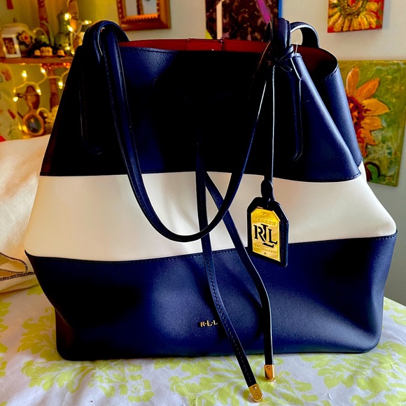 SanctuaryStyle's tweet photo. So good I had to share! Check out all the items I'm loving on @Poshmarkapp #poshmark #fashion #style #shopmycloset #juicycouture #gucci #laurenralphlauren: https://t.co/TB94scvCg0 https://t.co/TLEM64ThqN