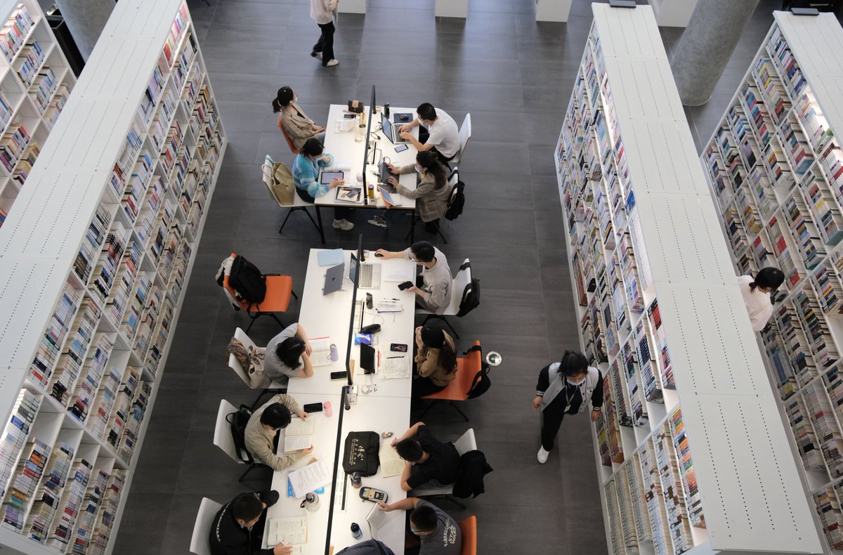 ningbolibrary's tweet photo. In the face of books, every reader can become a performer. It is the reader who makes the book deep, so reading is a pleasure.#Ningbolibrary https://t.co/rDn1PjYM9q