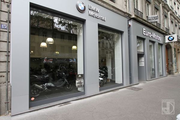 autoinfos's tweet image. Le #groupePautric vient de reprendre la concession #BMWMotorradEuroMotos du centre de Lyon au #groupeVulcain. Ce point de vente devient le quatrième établissement de la marque pour le groupe Pautric, qui dépasse ainsi les 1 000 deux-roues commercialisés
auto-infos.fr/article/le-gro…