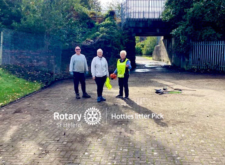 SHelensRotary's tweet image. More helpers at our litter pick