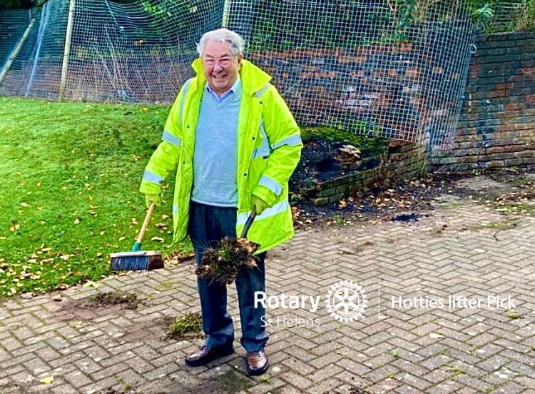 SHelensRotary's tweet image. More helpers at our litter pick