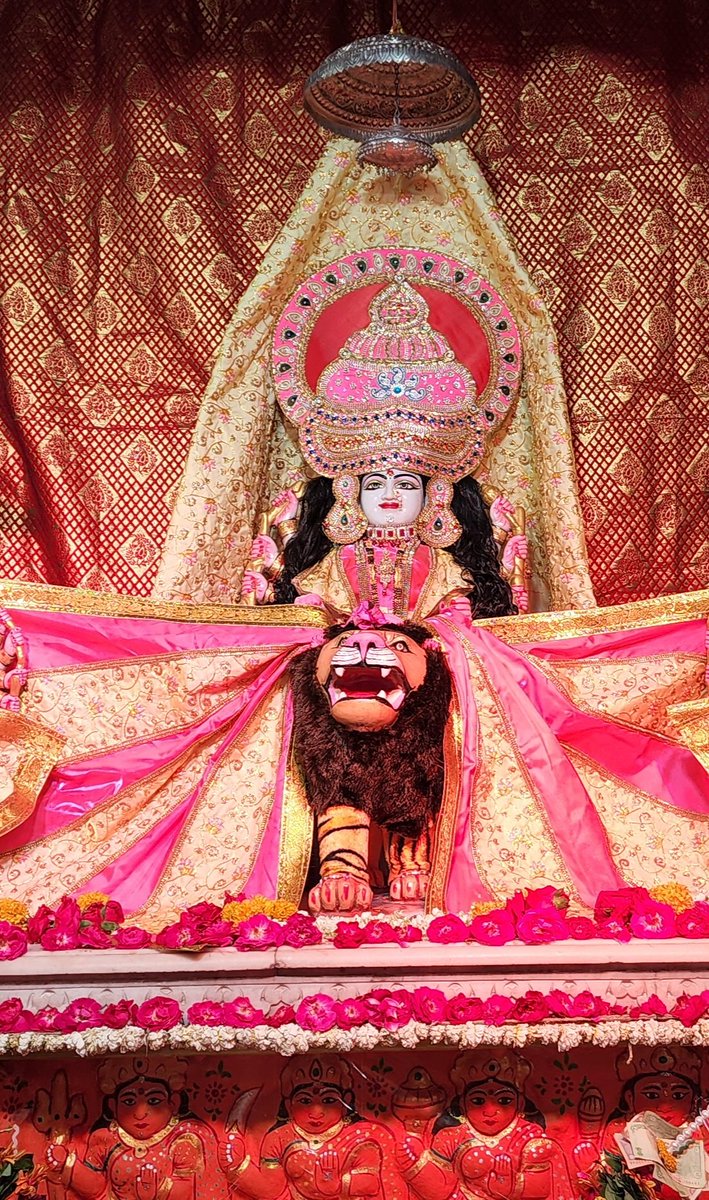 enterujn's tweet photo. @PMOIndia 
माननीय मोदीजी ने कल कुलदेवी मां मोढ़ेश्वरी के दर्शन पूजन किये, महाकाल की नगरी उज्जैन का सौभाग्य है कि यहां हासामपुरा में भी मां मोढ़ेश्वरी का मंदिर और सिद्ध मूर्ति है जहां भक्त गण पूजा अर्चना करते हैं !!!
#जय_हो_मां_मोढ़ेश्वरी

@narendramodi https://t.co/mjb8nosRqV