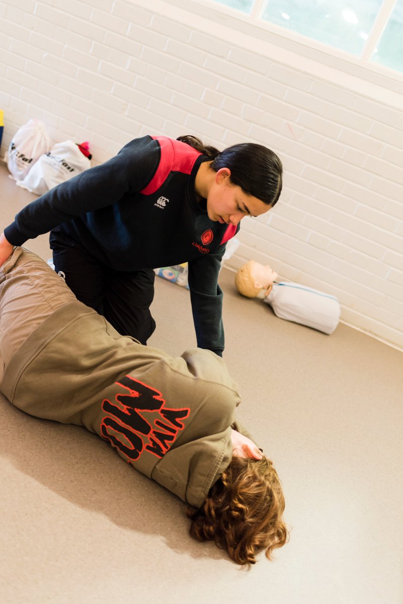 OakhamSch's tweet photo. VA pupils learned vital skills during their #firstaid training on Saturday.
#voluntaryaction #serviceweekend #skills #lifesaving https://t.co/vJM6SKzJJe