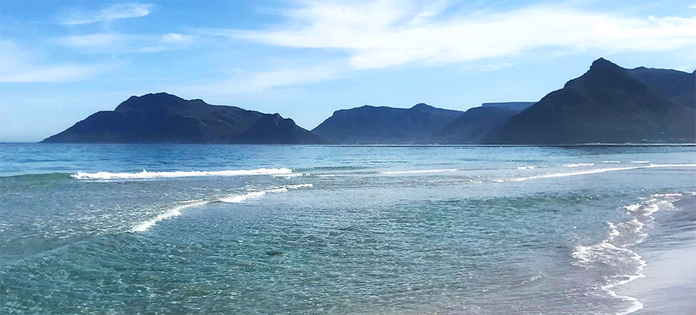 LongBeachVilla's tweet photo. Imagine falling asleep &amp; waking up to the sound of the waves lapping against the shore, accompanied by breathtaking views that will always inspire rest &amp; relaxation.

Visit our website to learn more about our #luxurycapetownaccommodation on #Kommetjie 's #longbeachcapetown https://t.co/hRaqUh7eLd