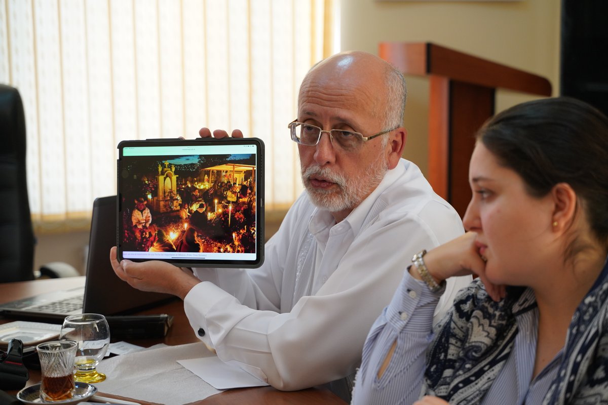 EmbaMexAze's tweet photo. Con el fin ver posibilidades de cooperación entre México y Azerbaiyán, el Embajador de México @EmbRlabardini, se reunió con el Director de   Instituto de Arqueología, Etnografía y Antropología. https://t.co/v1DU9XGyj4