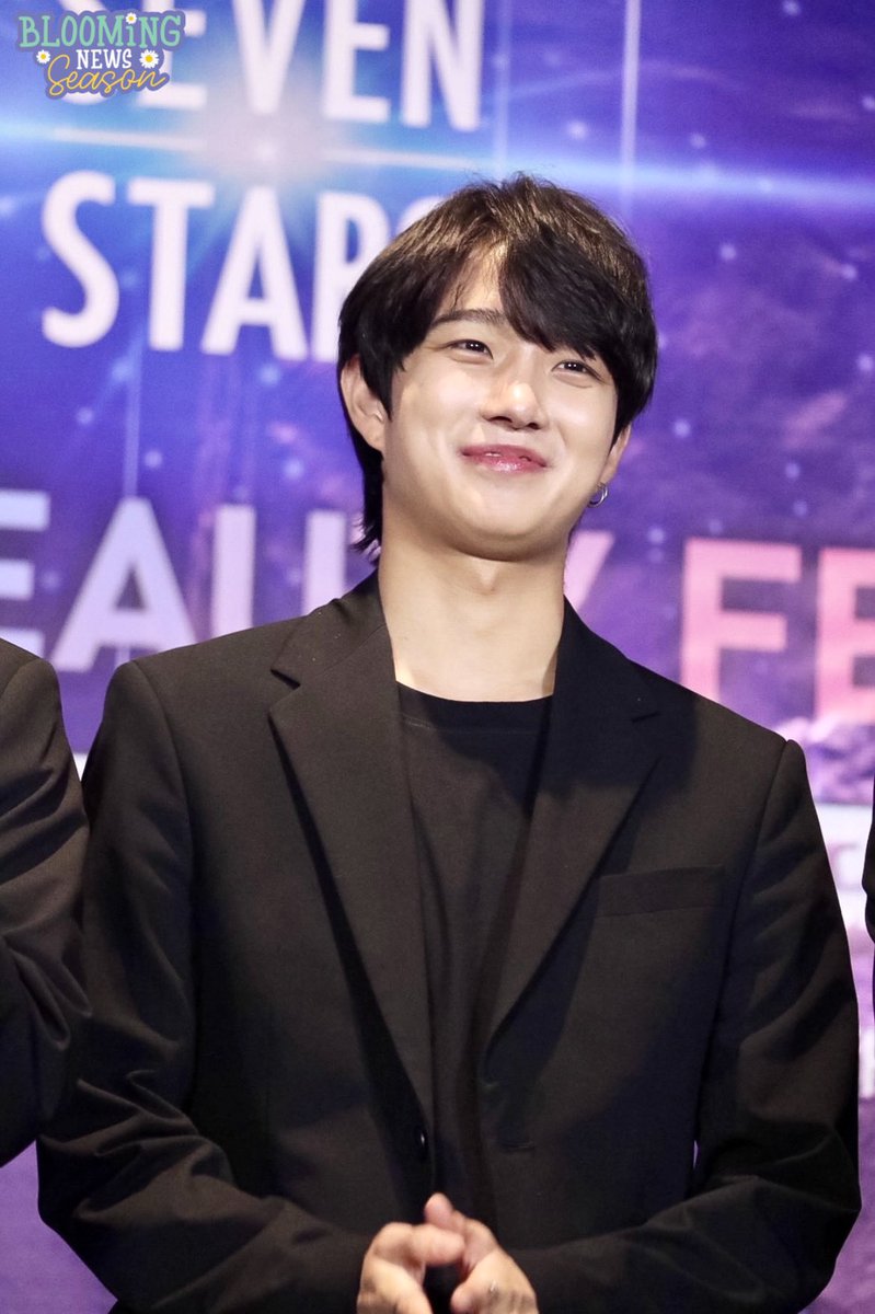 Blooming_newsss's tweet photo. ภาพบรรยากาศงาน Fansign ครั้งแรกของหนุ่มๆ Seven stars เมื่อวันเสาร์ที่ผ่านมา

#Yongkwon #Woochul #Yunmin 
#SevenStarsTH #SevenStarsFirstFansign
#ExclusiveFANSIGN #KBeautyFestival2022 https://t.co/jAyVqsL2lr