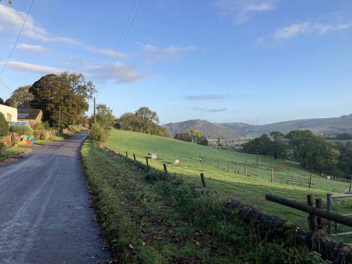 hselftax's tweet photo. I have started a #LearnToRun course with @RunningBearShop - aiming to improve my stamina and my Parkrun times!
A new experience to go out for a (short) run on a Monday morning, but a lovely day for it. https://t.co/VH3DKnUx19