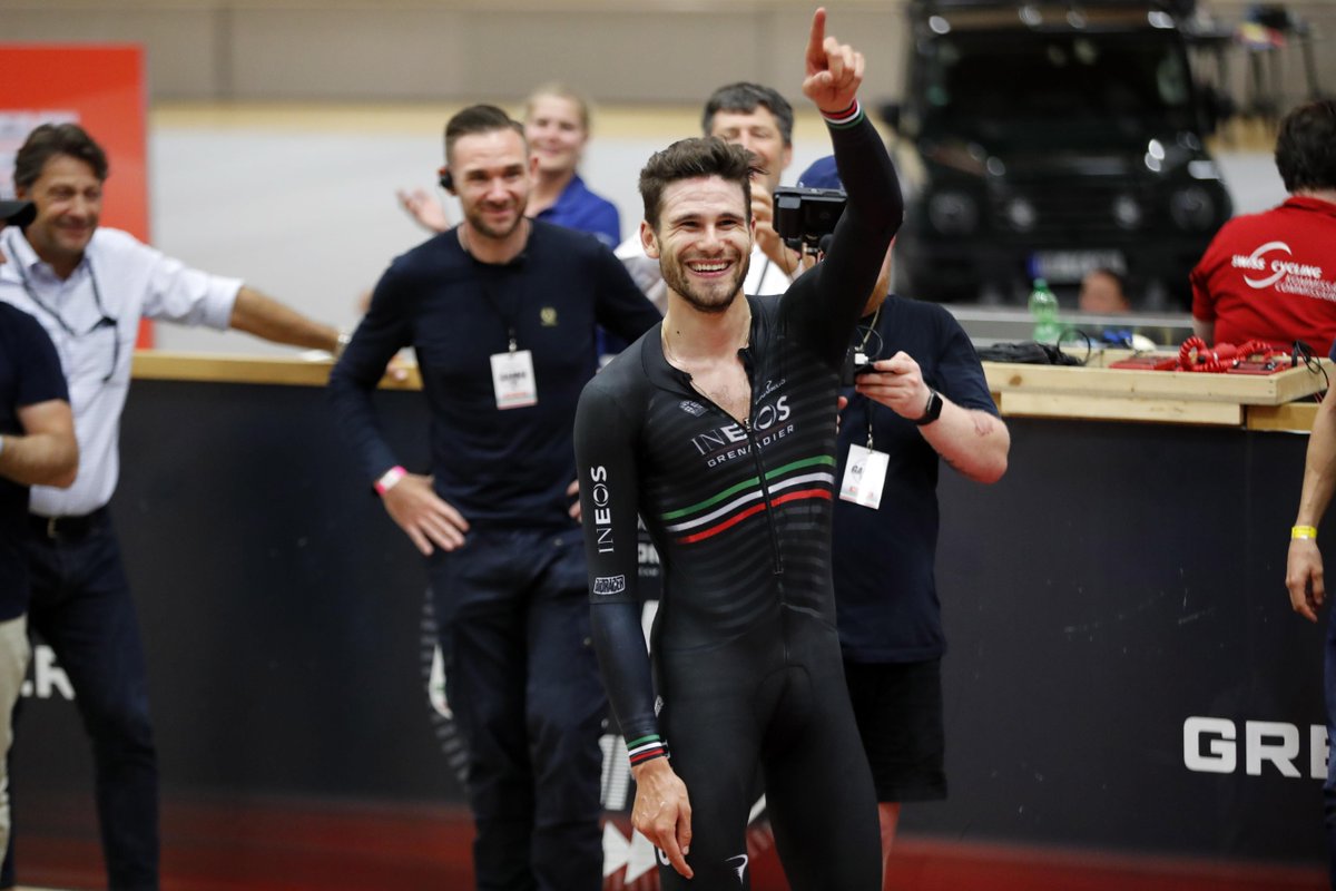 lecho's tweet photo. 🚴 @bioracer, société spécialisée dans le développement d'équipements pour cyclistes, est notamment derrière le maillot porté par Evenepoel au Championnat du monde et celui de Filippo Ganna pour son record de l'heure, ce samedi.
👉 https://t.co/WpiTipPp1l

@Arnd_Martin https://t.co/4HilVeVB56
