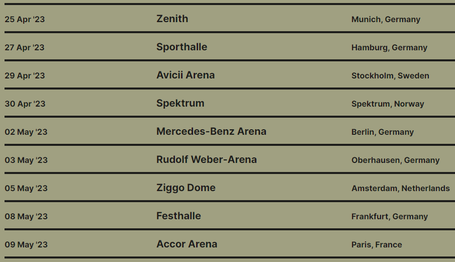 𝗕𝗘𝗥𝗖𝗬 !
Elle est là la belle nouvelle attendue par les fans français. Pour conclure une tournée de grandes salles européennes pendant les mois d'avril et de mai, les Arctic Monkeys seront en concert à l' Accor Arena de Paris le mardi 9 mai 2023!