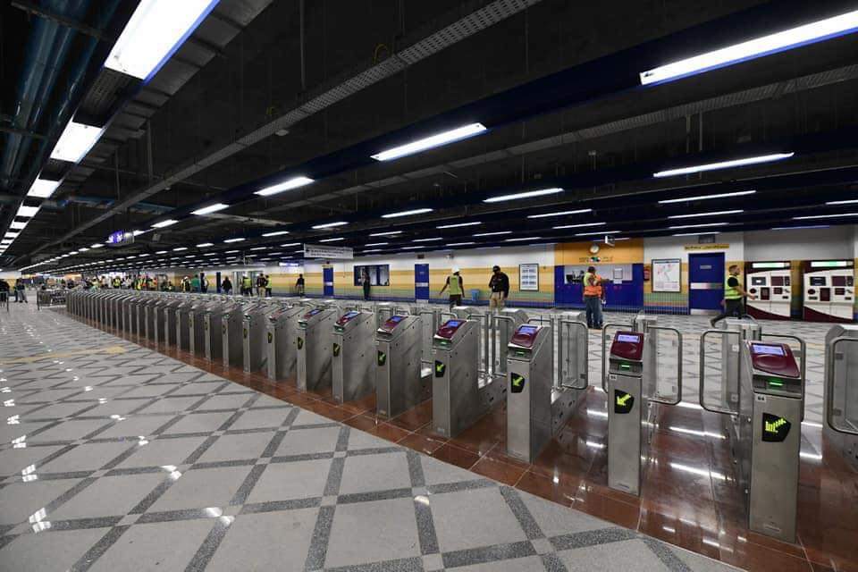 AfricaFactsZone's tweet photo. Cairo, Egypt has launched 4 new metro stations and is set to launch 11 other stations within few months.

This will lead to the completion of Africa's longest subway line at a cost of $6 billion, with a total of 34 stations and a length of 40 km. https://t.co/i0kjZcg5RR