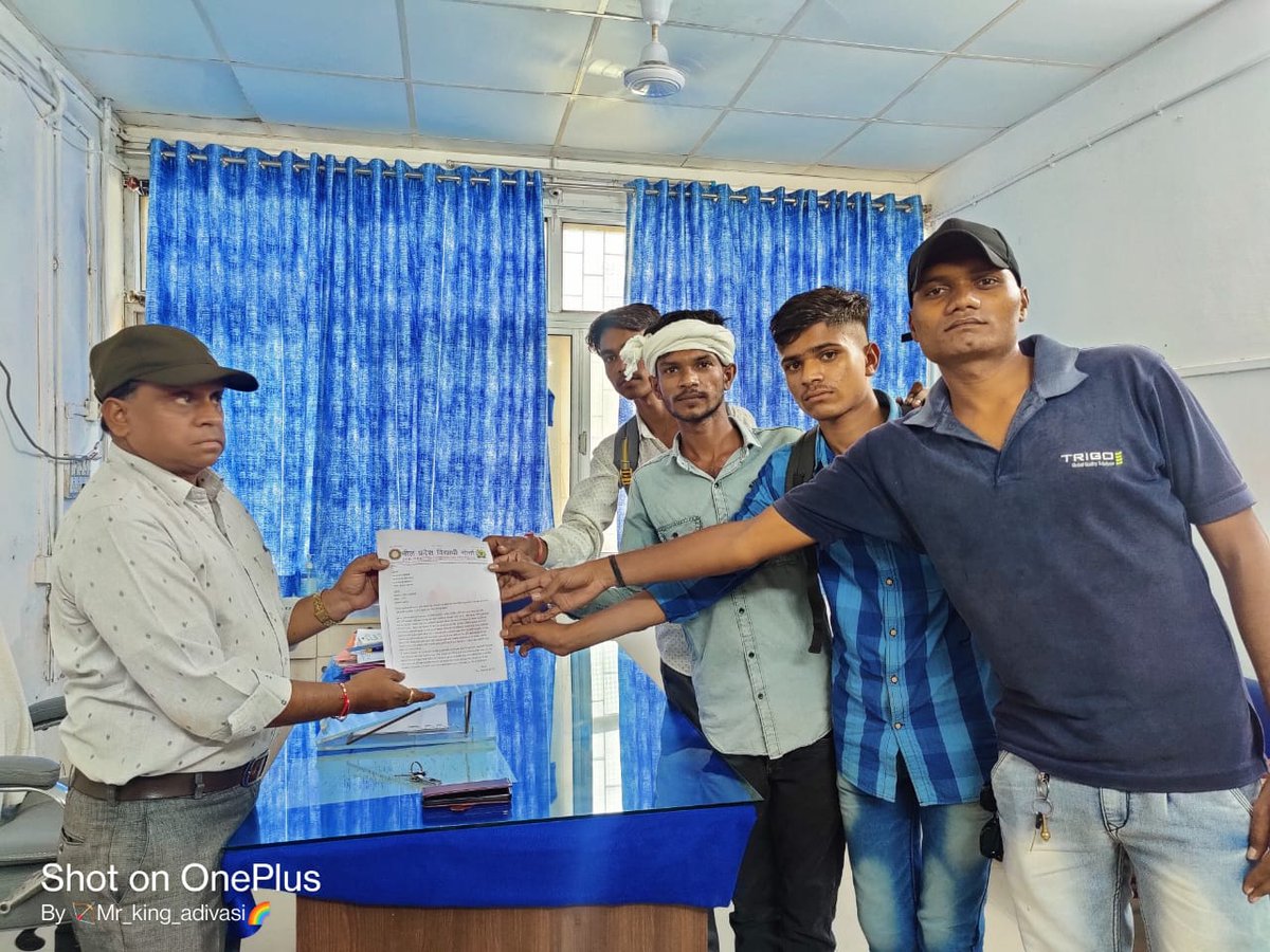 અમારા શેર આદિવાસી ધારાસભ્ય અનંતભાઈ ઉપર નામર્દોએ હુમલો કર્યો હતો તે ઘટનામાં સંડોવાયેલ ગુનેગારોને તાત્કાલિક પકડી કડક માં કડક સજા કરવામાં આવે તે વિષય પર BPVM કડાણા દ્વારા મામલદારશ્રી ને આવેદન પત્ર આપવામાં આવ્યું..
<a href="/AnantPatel1Mla/">Anant Patel MLA</a> <a href="/CMOGuj/">CMO Gujarat</a>
<a href="/GujaratPolice/">Gujarat Police</a>