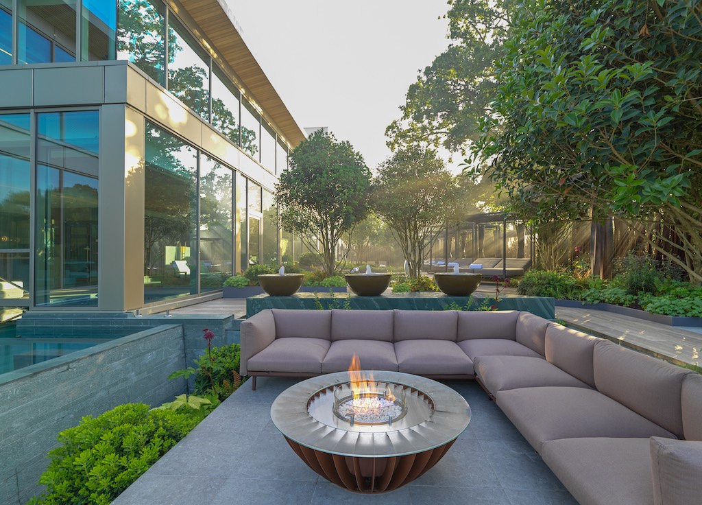 GoodSpaGuide's tweet photo. The #spa at @SopwellHouse is separated into two areas: Cottonmill and The Club at Cottonmill. The latter is a modern glass extension exclusive to private members and spa day guests. Each level of The Club has views over the hotel grounds #spaoftheweek
https://t.co/qGajzgoUH9 https://t.co/TE6hGQZYmV