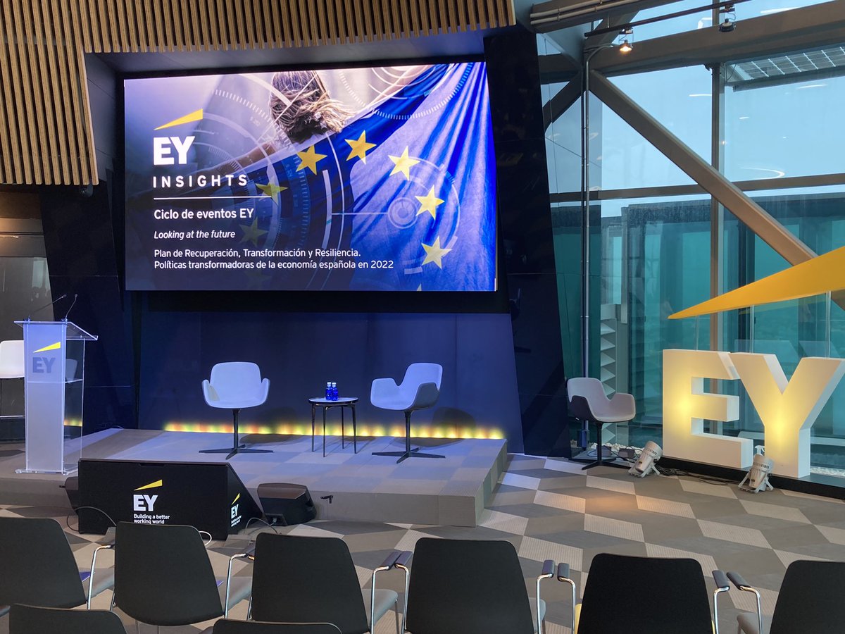 jaime_delbarrio's tweet photo. En breve … 🗓️10/10/22⏰10,00h nueva edición de #LookingattheFuture organizada por @EY_Spain esta vez con @GerardoGArdoy DG del @empleo_SEPE introducido por @EscobarChus hablando de📢
Nuevas políticas públicas para un mercado de #trabajo dinámico, resiliente e #inclusivo.✍️📲 https://t.co/CcPooyWIOr