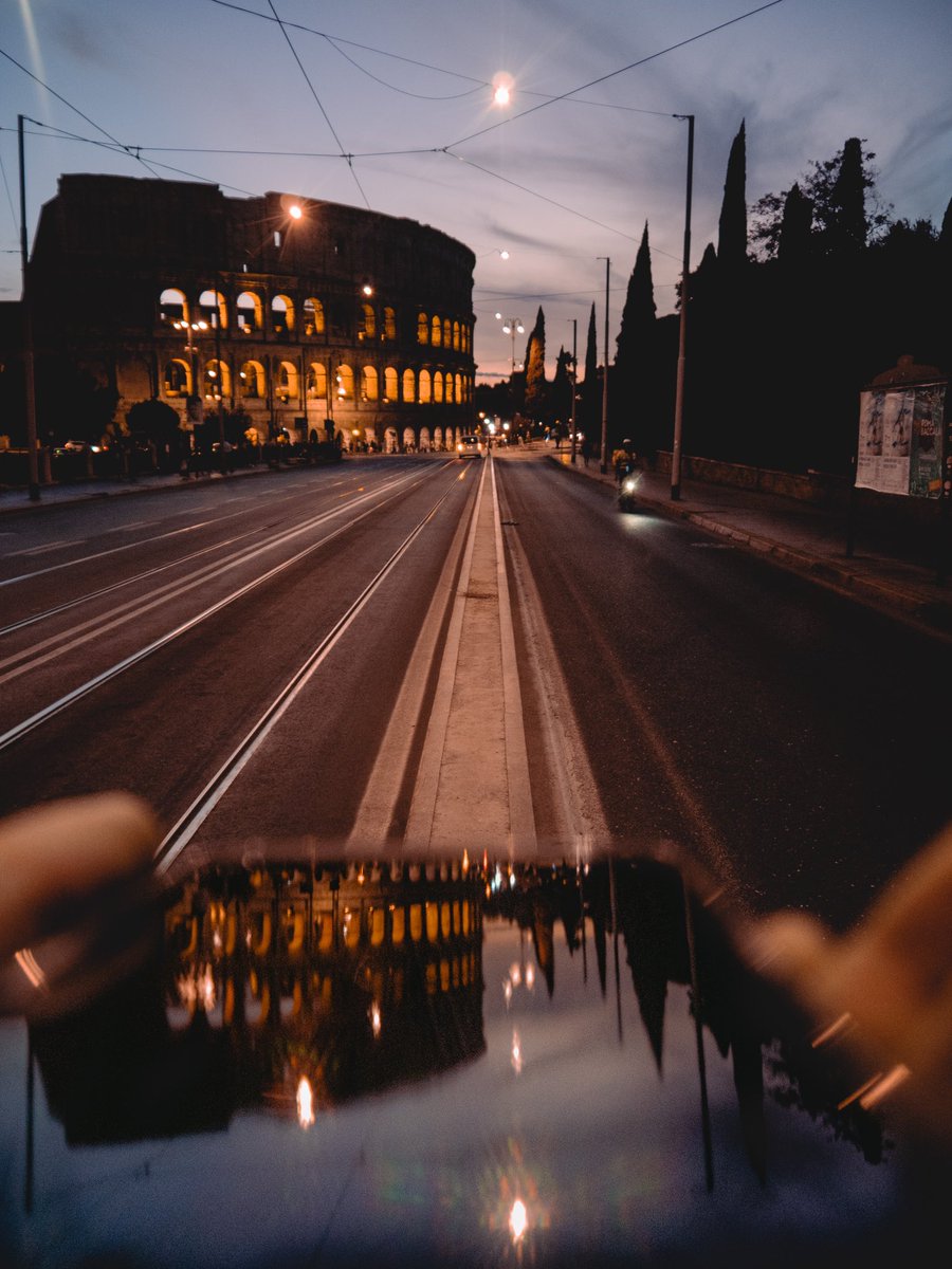 Buondì vi auguro una buon inizio settimana con mio scatto del giorno Riflesso sul Colosseo #PictureOfTheDay #colosseo @us_rome @Roma @romatoday @RiprendRoma @Turismoromaweb @corriereroma @DiscoverItalia