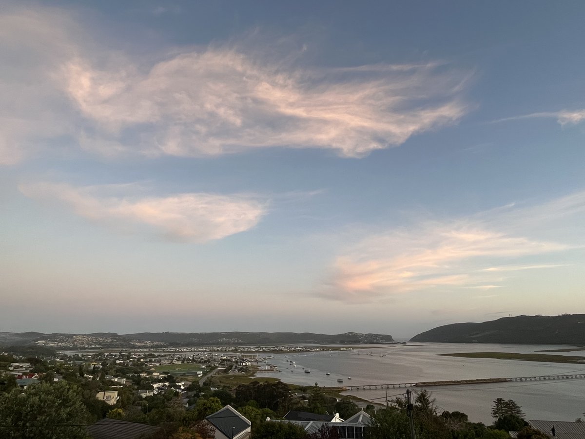 deView_BnB's tweet photo. Always spectacular! #summersunset in #knysna 
#deviewbnb 
#accommodation #exploreknysna #visitknysna #visitsouthafrica https://t.co/fX4j8J8BGF