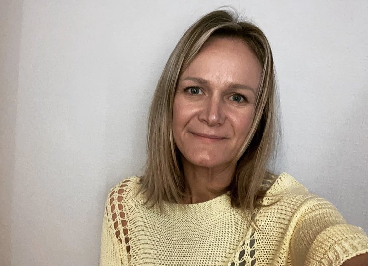 This is me 👇 wearing yellow for #WorldMentalHealthDay awareness. Had a good chat with my son this morning about what it meant and that it’s ok to talk about anything that’s worrying him #HelloYellow