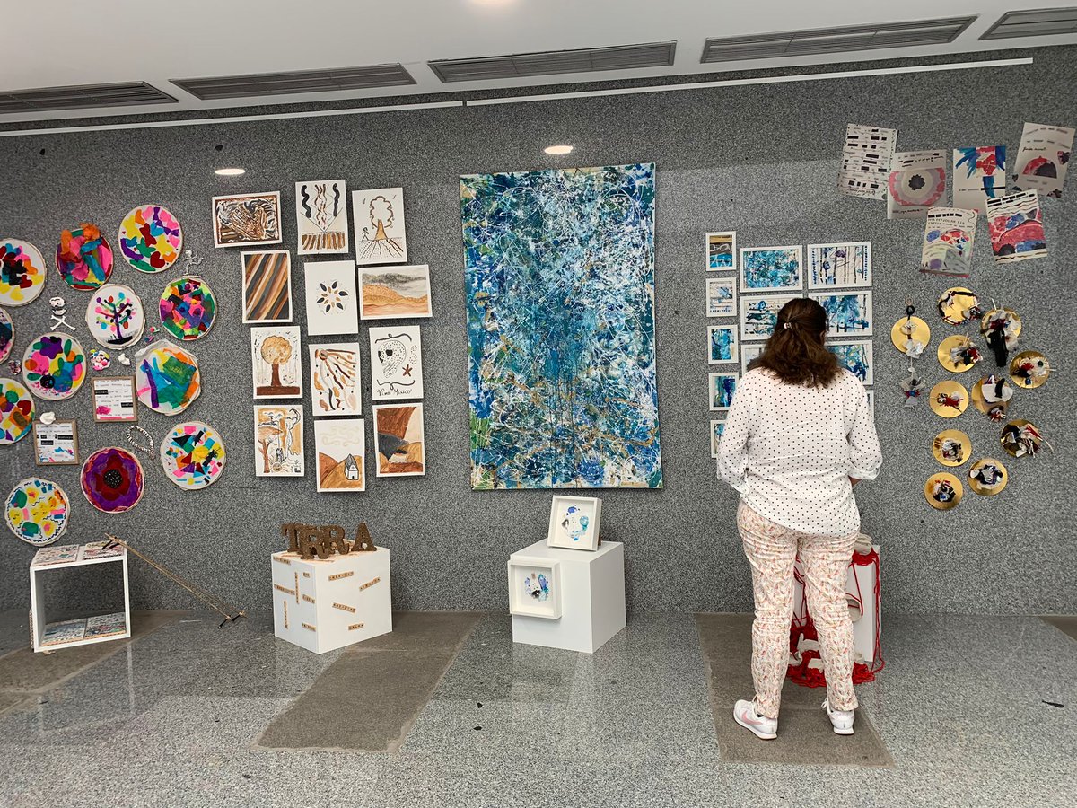 Avui, 10 d'octubre, es commemora el #DiaDeLaSalutMental. A les 12.00h inauguració de l’exposició que romandrà a l’entrada principal de <a href="/HManacor/">Hospital de Manacor</a> fins el dia 14 d’octubre. A la sala d’actes tindrà lloc la presentació del Taller de Creativitat.  #SalutMental