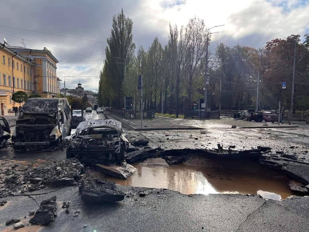 emwatson_ua's tweet photo. These are “super secret military objects”. According to Russian terrorists. Yeah, military…

#russiaisaterrorisstate https://t.co/oggfaWsjPJ