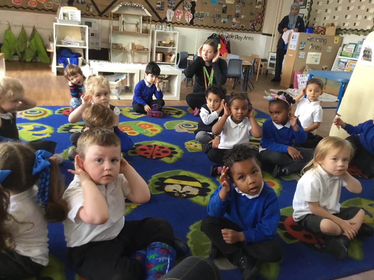 NurserySilas's tweet photo. We had our listening ears on for our speaking and listening lesson todayπ We listened and guessed what environmental sounds we could hear π βοΈ πΆ π° #environmentalsounds #listeningskills @stsilasschool @RainbowEduMAT https://t.co/NYfzywNX9S