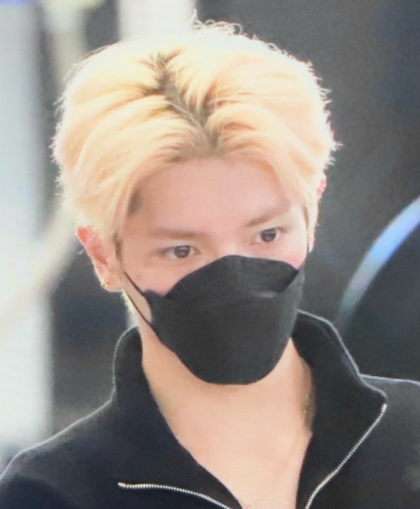 longfIightyong's tweet photo. taeyong’s hair color went from white to to orange to blonde to brown in a span of 5 days i— 🥲 https://t.co/G1Zc1fCVDD