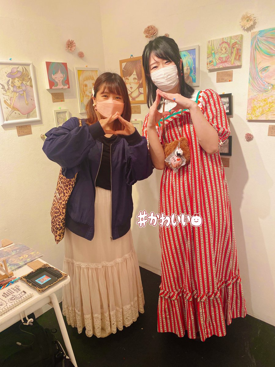 「お赤飯さんの #たきたてモチモチお赤飯展にお邪魔してきましたご本人も個展の空間も」|QooToyBoxのイラスト