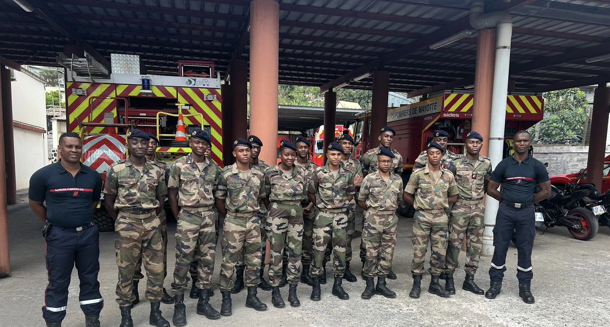sdis976's tweet photo. Cette semaine, formation des jeunes militaires et #sapeurs-pompiers volontaires de la première promotion Securite Civile - sapeurs-pompiers RSMA de Mayotte en convention avec le @sdis976 . Apprendre les gestes techniques pour secourir les victimes lors des #accidents routiers. https://t.co/c8hRFkmmJB