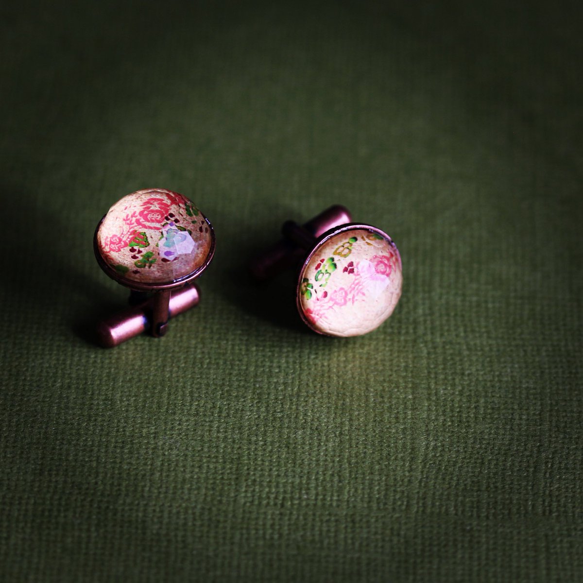 TAMARUSAN_en's tweet photo. Cuff links from the "Rose Tree Series." The design is suitable for both men and women.
https://t.co/YHPJsfbYH7
#mens #mensjewlry #mensaccessory #mensfashion #cuffs #cufflink #cuffsbutton https://t.co/uuNCuZXGCa