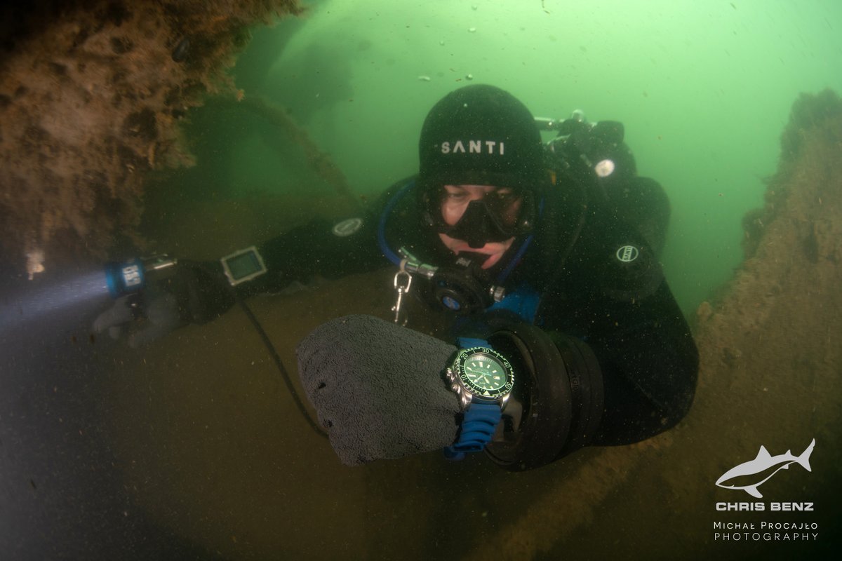 ChrisBenzWatch's tweet photo. Rough condtions for Michał Procajło in the #balticsea 💪
⌚️DEEP 1000M @sharkproject Edition
#chrisbenz #chrisbenzwatches #divewatch #chrisbenzoceanteam #underwaterpassion #scubadiving #sharkproject https://t.co/KBYYZcenCZ
