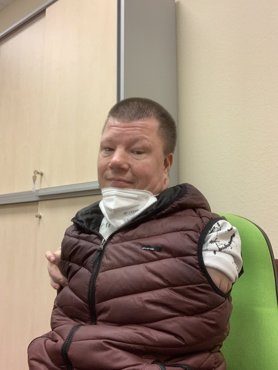 stoffelchen007's tweet photo. Moin Welt #berlin #selfie #montag #TwitchDE #fullower #instagood #me #streamer https://t.co/ey381XosEr
