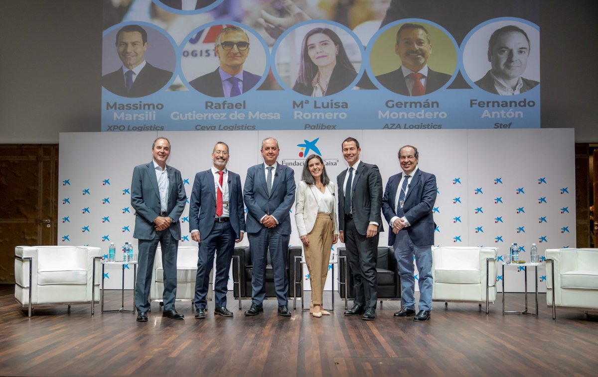 Palibex's tweet photo. . @romerosanchezm1 destacó en el @forodelogistica la importancia de rodearse de personas con actitud positiva y capacidad de trabajo en equipo, especialmente, en la situación que vive el transporte.
https://t.co/7o8GdyG2GU
#NosMueveUnEquipo #FTL22 #ForoDeTalentoLogístico2022 https://t.co/d3gX6mjwHu
