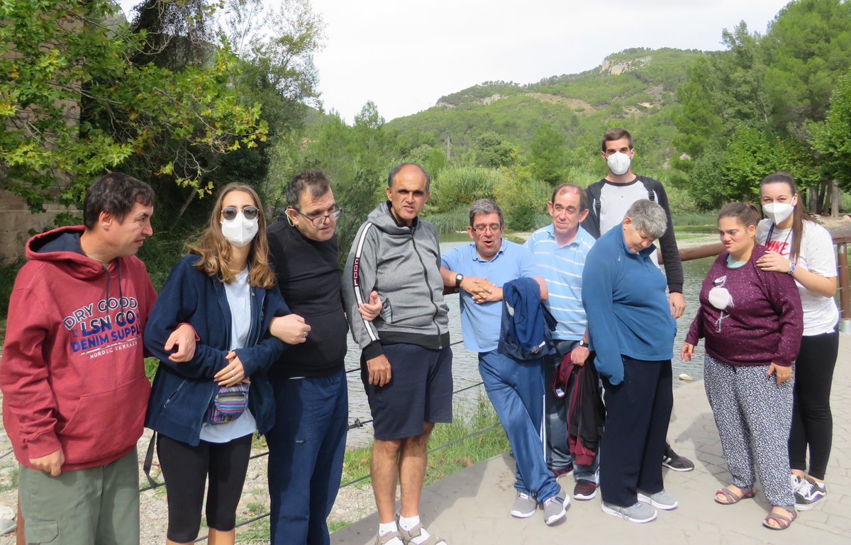 GVAivass's tweet photo. El pasado 29-09, un numeroso grupo de personas usuarias de la residencia Manises pasaron el día disfrutando del excepcional patrimonio natural y de las gentes de los municipios de Montanejos y Montán.

Conocer las últimas actividades realizadas: https://t.co/dRV6eIXyh1 https://t.co/plh5R1pBdZ