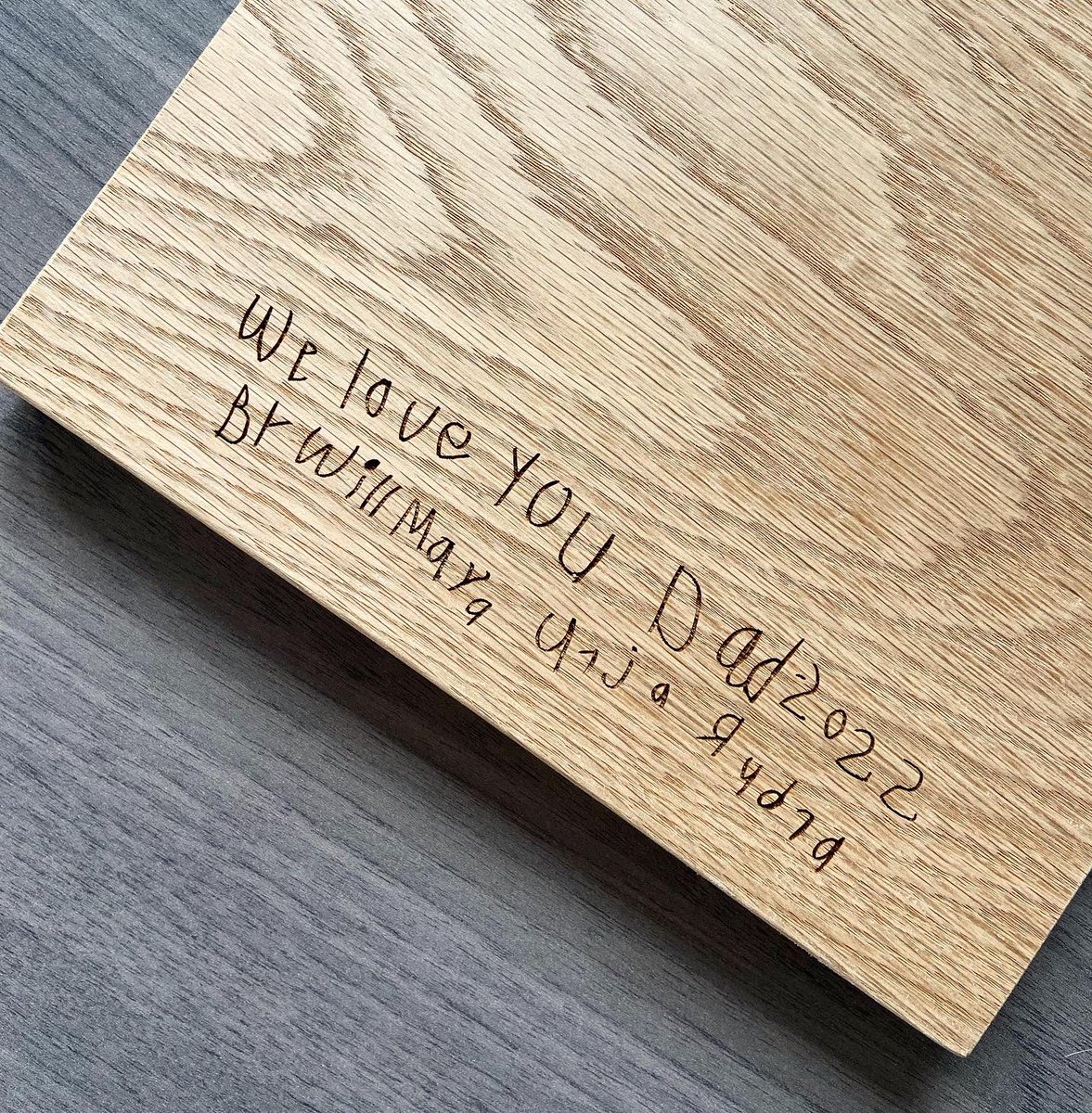 SRCastingstudio's tweet photo. How special is this, a little boys hand writing engraved onto a solid oak base. The perfect base to display their family hand cast.

#solidoakbase #engraving #handwriting #personalised https://t.co/aHOxKxiiP6