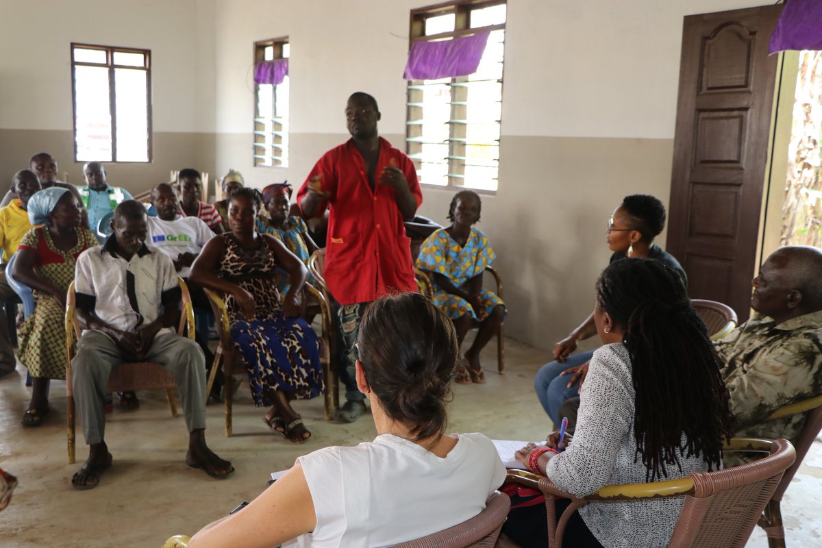 SNVGhana's tweet photo. Last week, Cash for Work (CfW) service recipients of @UNCDF in the Yabiw community in the Ahanta West Municipality met with @MartaBrignone, Programme Officer at the Macroeconomics and Trade Section of @EuropeInGhana.

#AfricaTrustFund #GrEEnProject https://t.co/mkK5J9jGEd