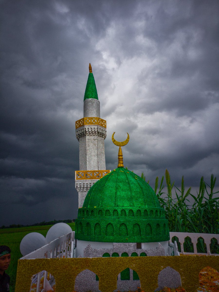 Nesar_khan_bdp's tweet photo. Eid Milad-Un-Nabi Mubarak Gumbade Khazra Budhirampur 💕
.
.
📱Shot on @oneplus
🗓 Date 9/October/2022
#⃣ #nesarkhanbdp 
#EidMiladUnNabiMubarak #GumbadeKhazra #islam #EidMiladUnNabi #india
#islamic #nature #photography #rawphoto
#budhirampur #partawal https://t.co/wN8QC0Wsdj