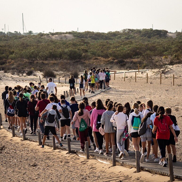 IESElenaGA's tweet photo. El pasado viernes todo el alumnado de 1º ESO salió a hacer una actividad de convivencia en la Punta del Boquerón.
#puntadelboqueron #puntadelboquerón #1eso #convivencia @educaciongob @educaciongob #somoselieselenagarciaarmada @cepdejerez https://t.co/7KggDMXS9b