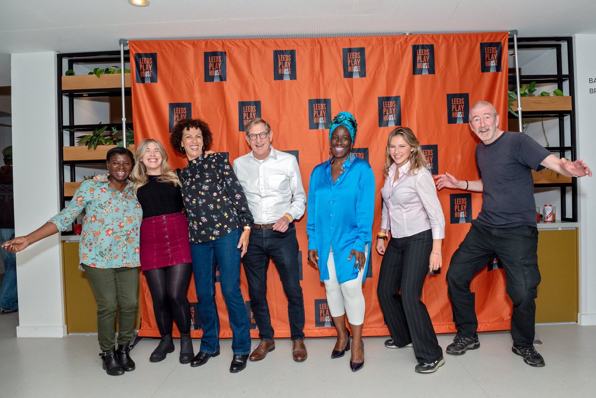It was fantastic to have so many friends and extended Playhouse family with us for #NineNight. Including our @JamaicaLeeds #OutOfManyFestival partners, Festival Director @SusanPitter and Jamaican Poet Laureate @olivesenior, amongst many other theatregoers.

📸@RoblingPix