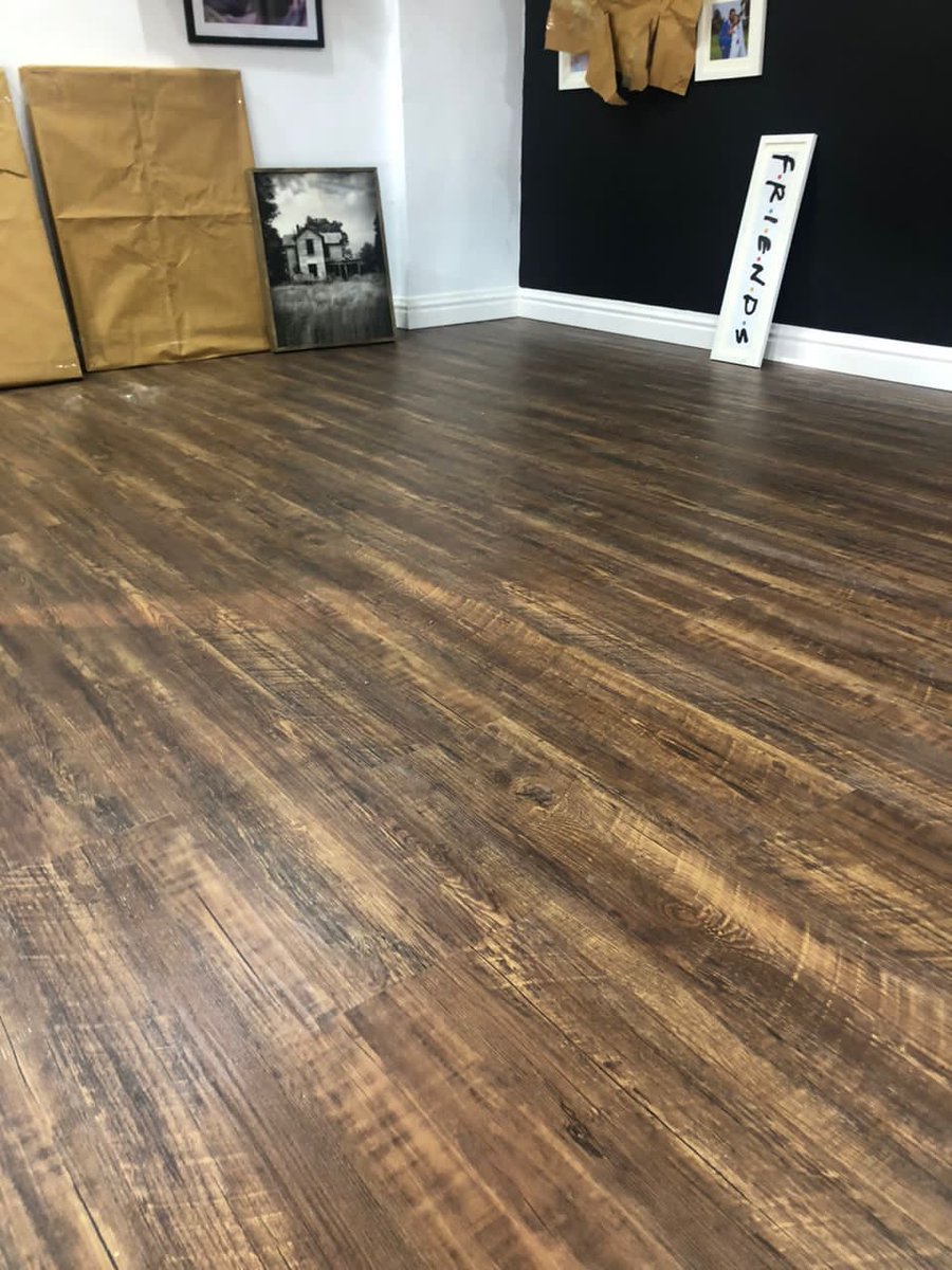 Floorsbenin's tweet photo. Bonne semaine🤗🤗
Que pensez-vous de cet étage ?
#floorsdecorbenin #cotonouinstallers #floortogo #spcflooring #floorinideas #CushionVinyl #lvtflooring #ContemporaryFloors #floormaintenance #flooroption #architects #laminatefloors https://t.co/1qZu2f7QQz