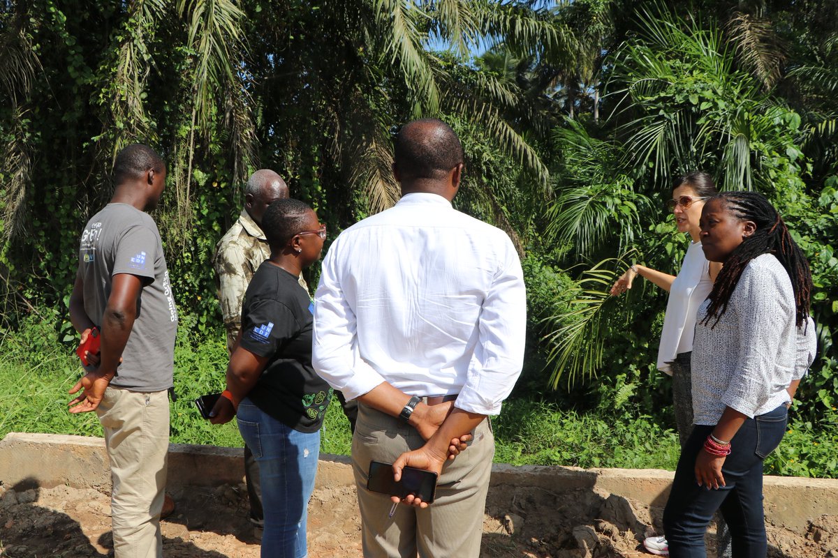 SNVGhana's tweet photo. Following the discussions, the team visited one of the culverts constructed by the community members under the #GrEEnProject by our co-implementing partner, @UNCDF.

#AfricaTrustFund https://t.co/eVpNgVvTpy