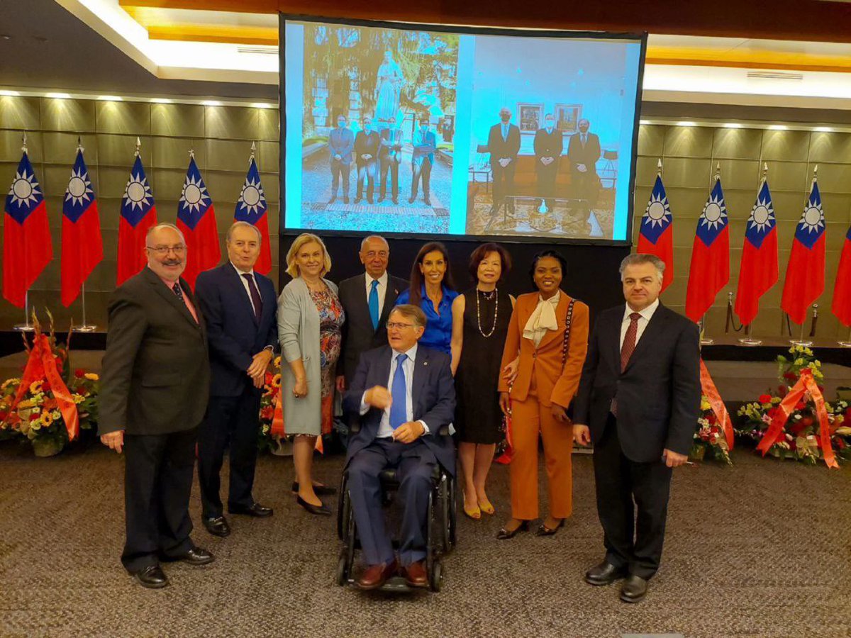 TaiwanSpain_Par's tweet photo. Desde la Asociación queremos felicitar a toda la Comunidad Taiwanesa en España,en el día de su fiesta Nacional, reiterando nuestro compromiso, apoyo y solidaridad con  los valores democráticos de la República de China (Taiwán). @TWenEsp #TaiwanNationalDay https://t.co/tX1GqDN9YB