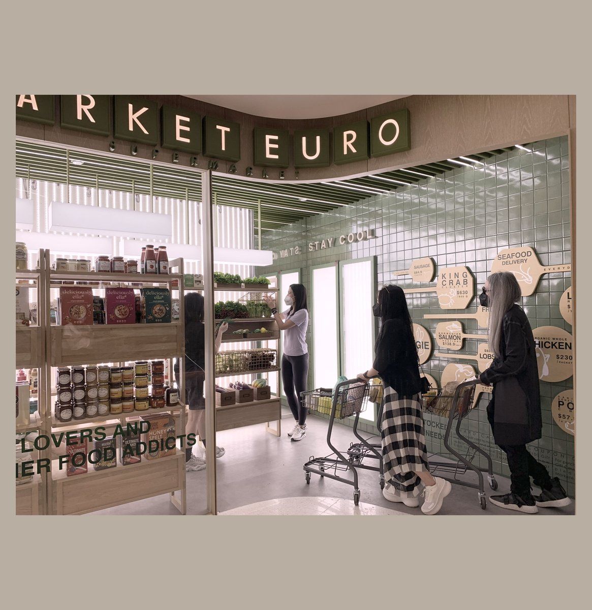 123Oneplus's tweet image. #NOVOLAND 16
Many groceries are displayed in the mini supermarket of #mall. We designed special prices tags to attract visitors' attention. #LED screens are also used to show the freezer shelves. It is nice to get in a #Nordic ambience while pushing carts in the space.