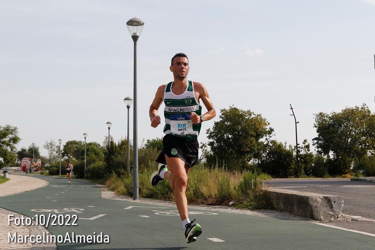 Pinto17Rui's tweet photo. Luso Meia Maratona de Lisboa |

Sobre a prova de ontem.

Um top 10 na classificação geral, sendo assim o melhor português com o registo de 1:03.52.
Um resultado que surge numa fase inicial da minha preparação, deixando boas perspectivas para o futuro. https://t.co/4LPviAkWff
