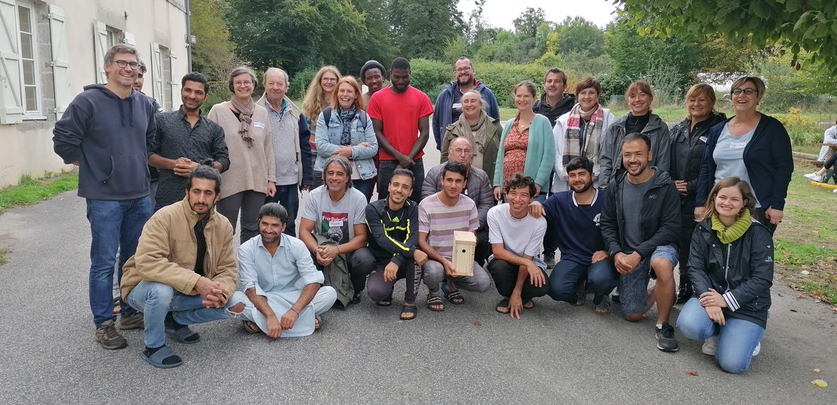 sncfrse's tweet photo. RSE, SNCF Nouvelle-Aquitaine s’engage…

La Journée Solidaire Environnement organisée par @AgenceBea pour la @FondationSNCF fut une rencontre avec @TerreEnPartage.

L'occasion pour les cheminots de découvrir les plaisirs du bricolage en participant à la construction de nichoirs. https://t.co/aS1RsNU3EK