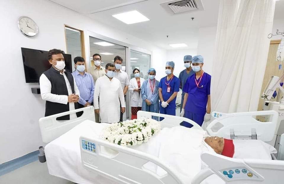 titu_dipankar's tweet photo. @MamataOfficial End of an Era!
A true Statesman is no longer with us... 
Deeply saddened by the demise of @samajbadi supremo &amp; ex- CM of UP Sri #MulayamSinghYadav ji.
His demise will create a vacuum in Indian Politics that will be hard to fill...
May his departed soul Rest in Peace! https://t.co/Fg4ESxxyxX