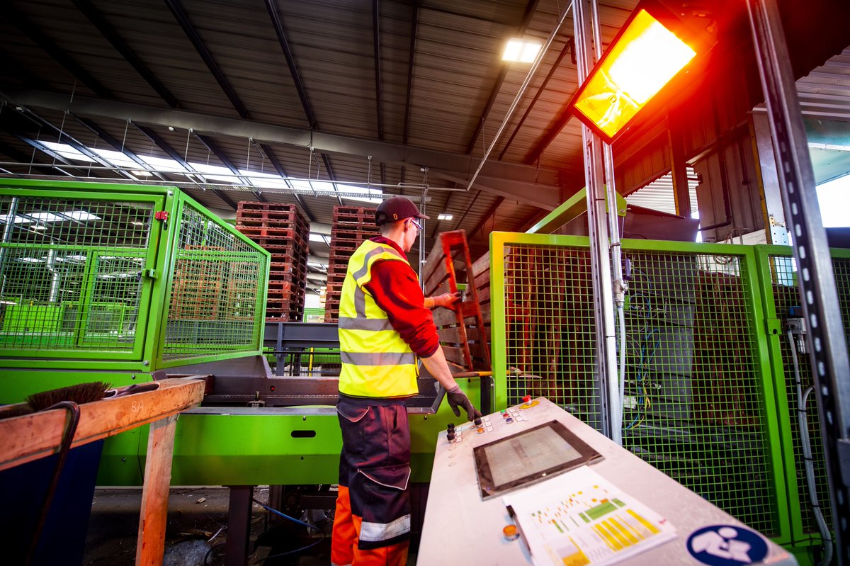 news_packaging's tweet image. HOW DOES THE CIRCULAR ECONOMY UNLOCK POTENTIAL IN THE SUPPLY CHAIN? @IPP_Pooling 
spnews.com/pallets-supply…
#circulareconomy #supplychain #transitpackaging #pallets #reusablepackaging #resourceefficiency #packaging #lesswaste