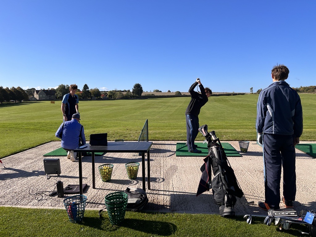 PriorPark's tweet photo. Dan, Arthur and Johnnie enjoying some professional coaching in the last of the autumn sunshine βοΈ #SaturdayActive https://t.co/yWe4OtO0er