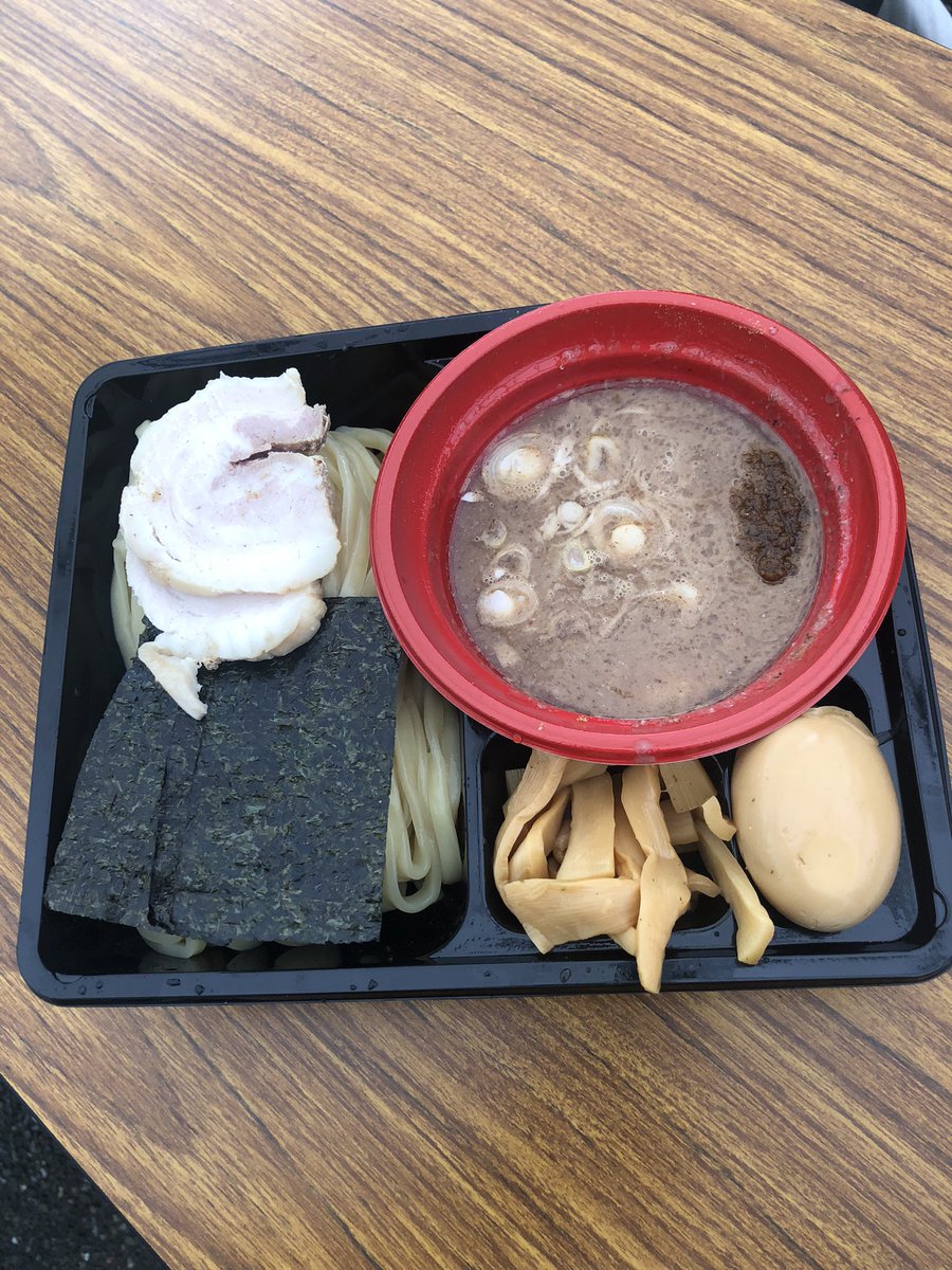 39kyusan's tweet photo. 北陸ラーメン博無事終了。
今年は3日で6店舗回れた。
どれもこれもウマかった。
次は全部回りたいね。
また来年もやってほしいもんです。 https://t.co/v5Cze5XDvj