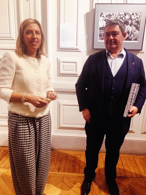 ItalyinParis's tweet photo. La Console Generale Irene Castagnoli inaugura con il Sindaco @Jerome_coumet « Sulle tracce di #Pasolini a Casarsa » organizzata da France Frioul. Bellissime fotografie di #ElioCiol esposte dalla @mairiedu13 nel quadro del Festival Italien à Paris @ItalyMFA @ItalyinFrance https://t.co/ynVQ3NzXIt