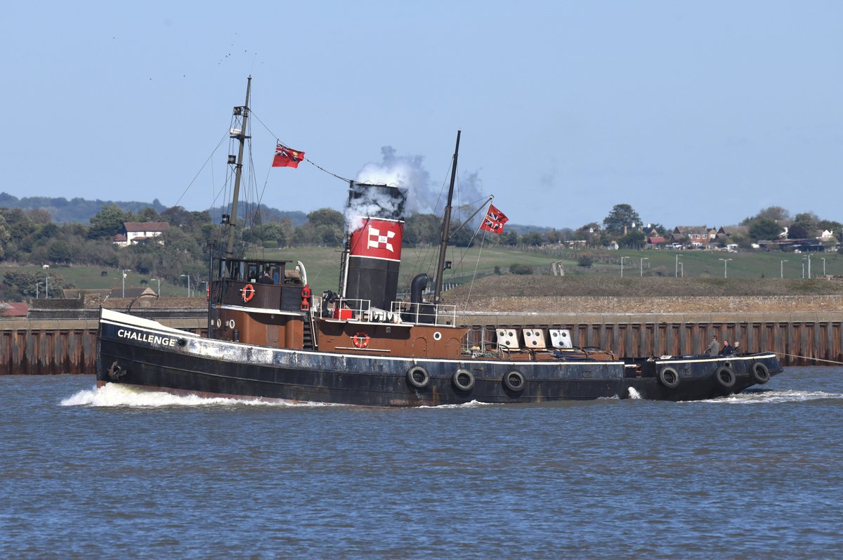 Steam tug Challenge, a Dunkirk and D-Day veteran built in 1931, returns to the River Thames. @ThamesPics @NatHistShips @Dunkirk_Ships @TugboatsUK #Tugs #SteamTug #Heritage #RiverThames #MilitaryHistory #WWII #Thames