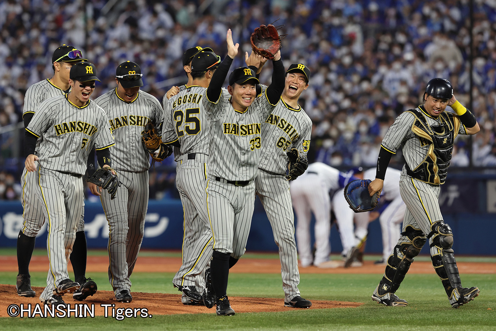 CS優勝の歓喜の様子③！投手陣と坂本選手！ #JERAクライマックスシリーズセ #阪神タイガース #さぁいこう日シリへ
